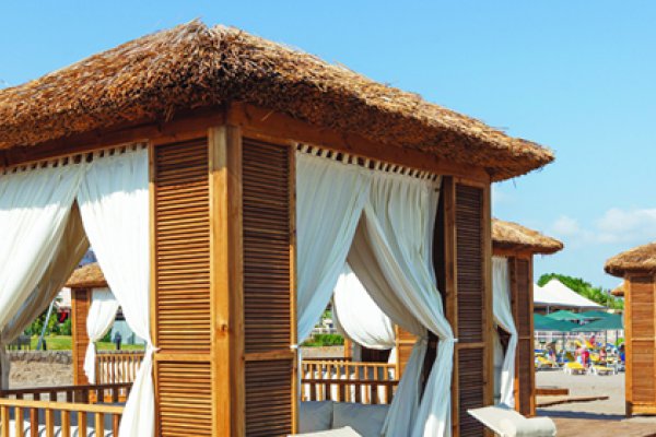 Bambu Çardak ile Doğal Oturma Alanı