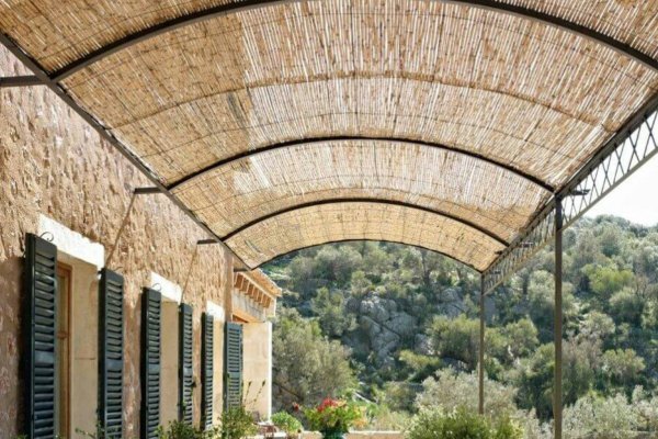 Kamış Hasır ile Doğal Gölgelik